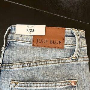 Judy Blue High Rise Blue Jeans with Distressed Look